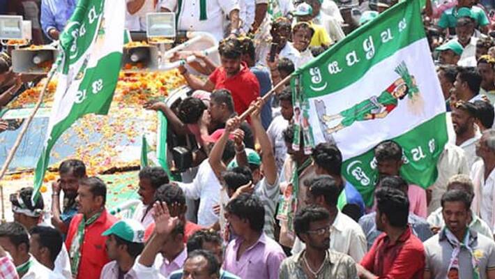 Leaders who left Congress and joined JDS in Mysuru snr Leaders who left Congress and joined JDS in Mysuru snr