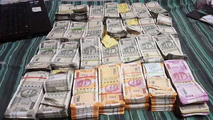 Bank fraud touches record Rs 71,500 cr in 2018-19: RBI Bank fraud touches record Rs 71,500 cr in 2018-19: RBI