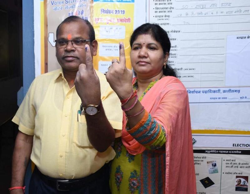 Raipur Commissioner Govind Ram Churendra on Tuesday morning cast his vote along with his family. He was among the first to cast his vote in Chhattisgarh.