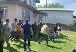 WATCH: PDP supporters trash National Conference agent during voting in Bijbehara