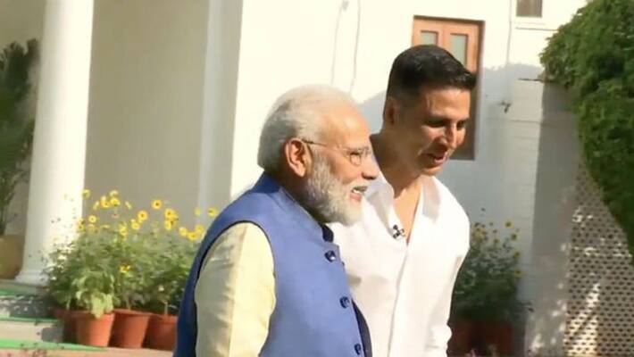 Congress slams Modi's interview with actor akshy kumar Congress slams Modi's interview with actor akshy kumar