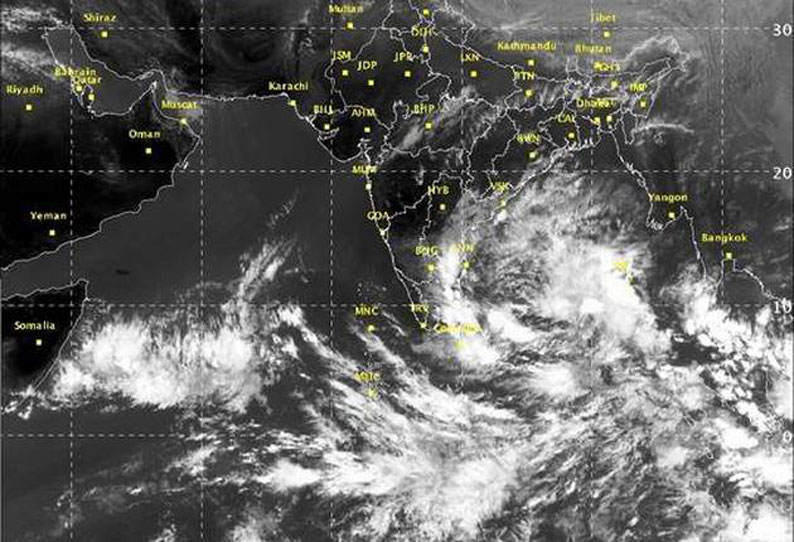 Cyclone Fani intensifies moving further north westwards towards Andhra Pradesh Tamil Nadu