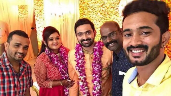 vijay tv serial actor married her 10 years lover vijay tv serial actor married her 10 years lover