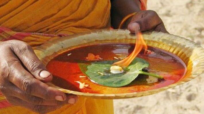 why hindu people taking aarathi for thirusti? why hindu people taking aarathi for thirusti?