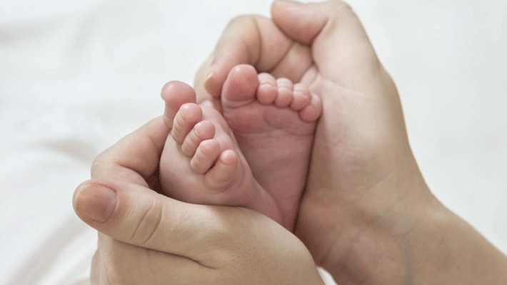 Pollachi Police reunite 6 day old kidnapped baby parents woman arrested