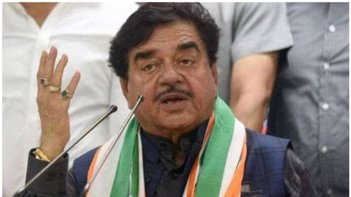 Shatrughan Sinha invoked Pakistan founder Muhammad Ali Jinnah along with Mahatma Gandhi Shatrughan Sinha invoked Pakistan founder Muhammad Ali Jinnah along with Mahatma Gandhi