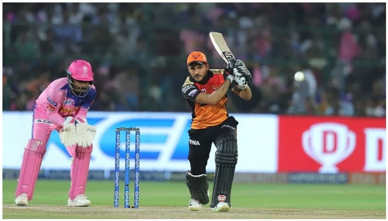 Which players will watch in CSK vs Sunrisers Hyderabad match in IPL 2020 spb