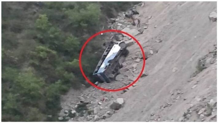 bus falls into gorge... 12 people dead bus falls into gorge... 12 people dead