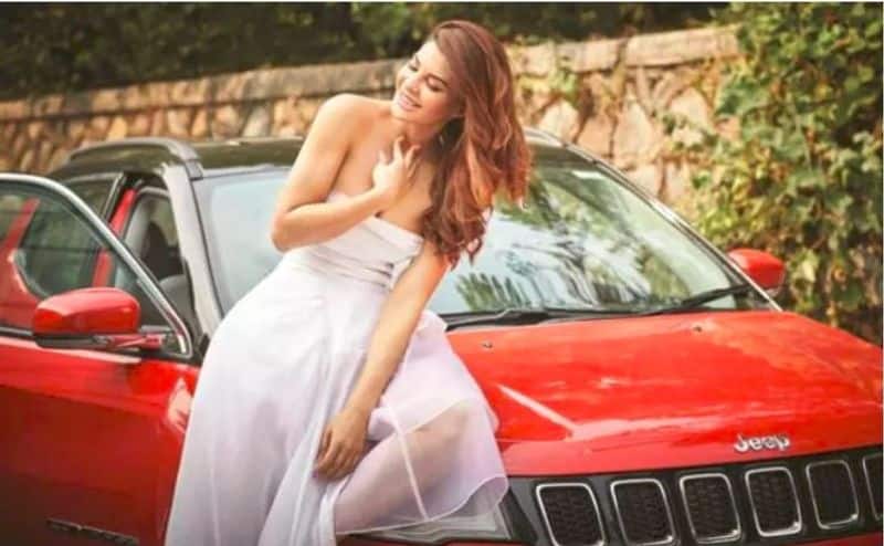 Akshay kumar to Jacqueline Fernandes Bollywood celebrities and their Jeeps compass car