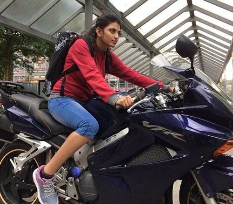 kayal anandhi latest photo gallery