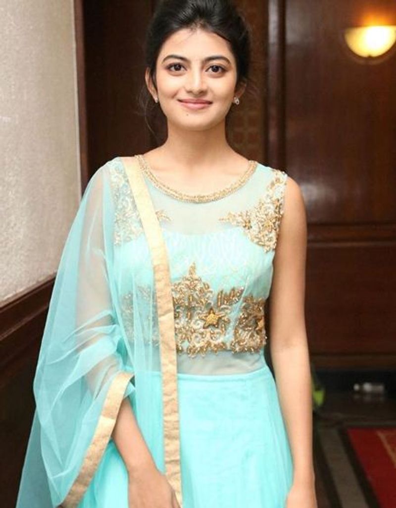 kayal anandhi latest photo gallery