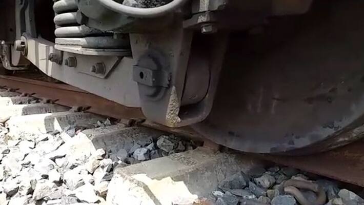 goods train derailed in karnataka goods train derailed in karnataka