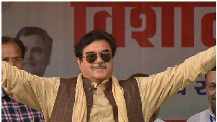 shatrughan sinha declares his affidavit total assert 112 crore and owns 7 cars shatrughan sinha declares his affidavit total assert 112 crore and owns 7 cars