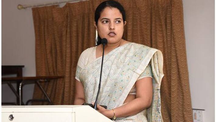 Hassan DC Priyanka Mery reacts to Minister Revanna statement about meeting Ex DC Rohini Sindhoori Hassan DC Priyanka Mery reacts to Minister Revanna statement about meeting Ex DC Rohini Sindhoori
