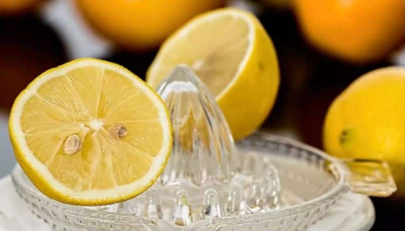 9 benefits of drinking lemon water