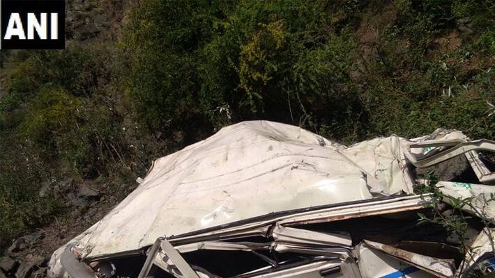 jeep rolled down into a deep gorge in himchal pradesh jeep rolled down into a deep gorge in himchal pradesh