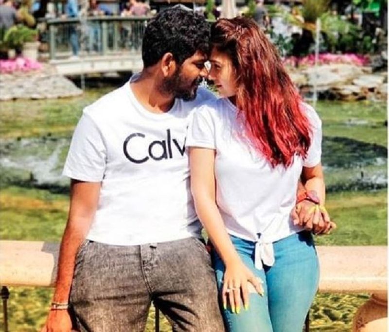 విగ్నేష్ శివన్ తన ఇంస్టాగ్రామ్ లో ఓ ఫొటో పోస్ట్ చేశారు. ఆ ఫోటో అర్థం, త్వరలో పెళ్లి అంటూ అందరూ అంచనా వేస్తున్నారు. అయితే దీనిపై అధికారిక ప్రకటన లేదు. విగ్నేష్, నయనతార నిశితార్థం జరుపుకున్నారని మాత్రం జోరుగా ప్రచారం సాగుతుంది.