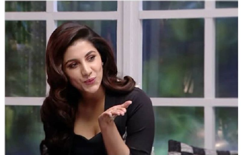 rukmini maitra give surprise gift to dev BJC