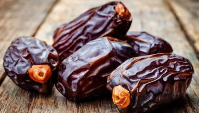 Rich in iron: Apart from the fluorine that keeps your teeth healthy, dates also contain iron, which is highly recommended for those who suffer from iron deficiency. Severe iron-deficiency anaemia may cause fatigue or tiredness, shortness of breath, or chest pain. Plus, it's great for blood purification as well.
