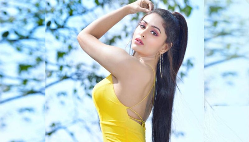 <p>এরপর থেকে একে একে ছন্দে ফেরে ঋতাভরী চক্রবর্তীর কেরিয়ার। হাতে আসে টলিউডে ছবির প্রস্তাব। সেখান থেকে ডাক সোজা বলিউডে। </p>