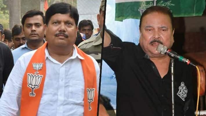 Hooligans aimed Madan Mitra's car to attack Hooligans aimed Madan Mitra's car to attack