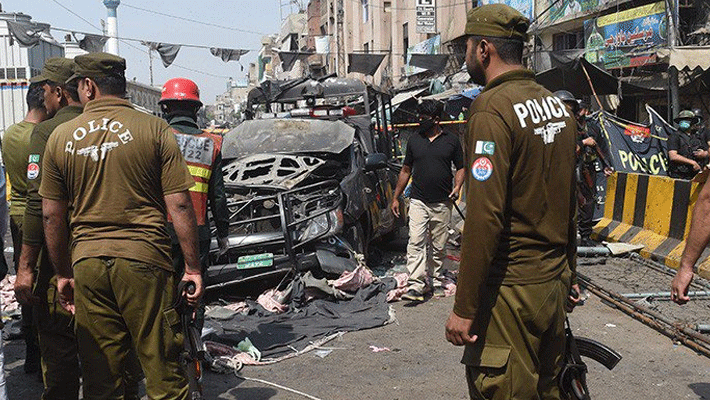 Pakistan suicide blast...10 people kills Pakistan suicide blast...10 people kills