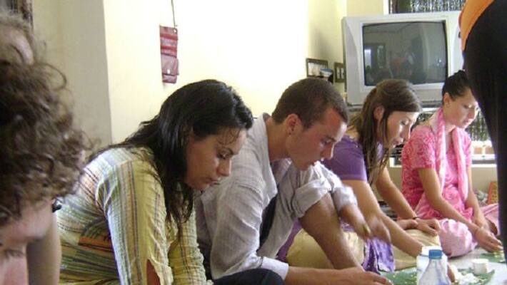 Significance of sitting on floor while eating Significance of sitting on floor while eating