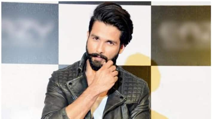 Shahid Kapoor to star in Hindi remake of Telugu film 'Jersey' Shahid Kapoor to star in Hindi remake of Telugu film 'Jersey'