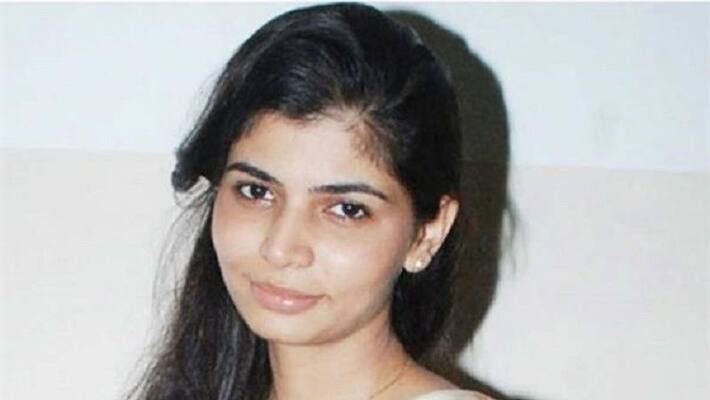 ban to chinmayee to protest against CJ ban to chinmayee to protest against CJ