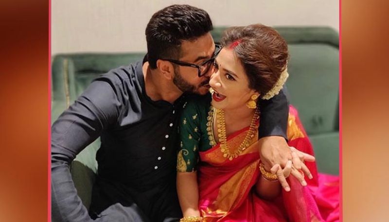 রাজ শুভশ্রীর সম্পর্কের আগে রাজের জীবনে এসেছিলেন মিমি চক্রবর্তী। কিন্তু সেই সম্পর্ক বেশিদিন স্থায়ী হয়নি।