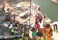 Karnataka: Villagers near Raichur forced to get into canal to fetch water