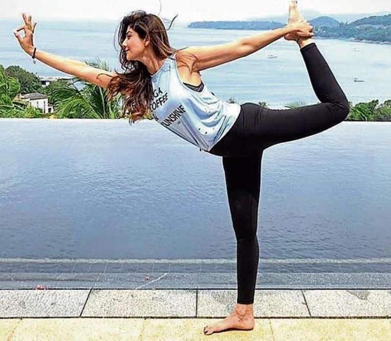 Shilpa Shetty: Shilpa is the first name that comes to our minds when we talk about fittest mothers. She has been practicing yoga and has also been promoting it.