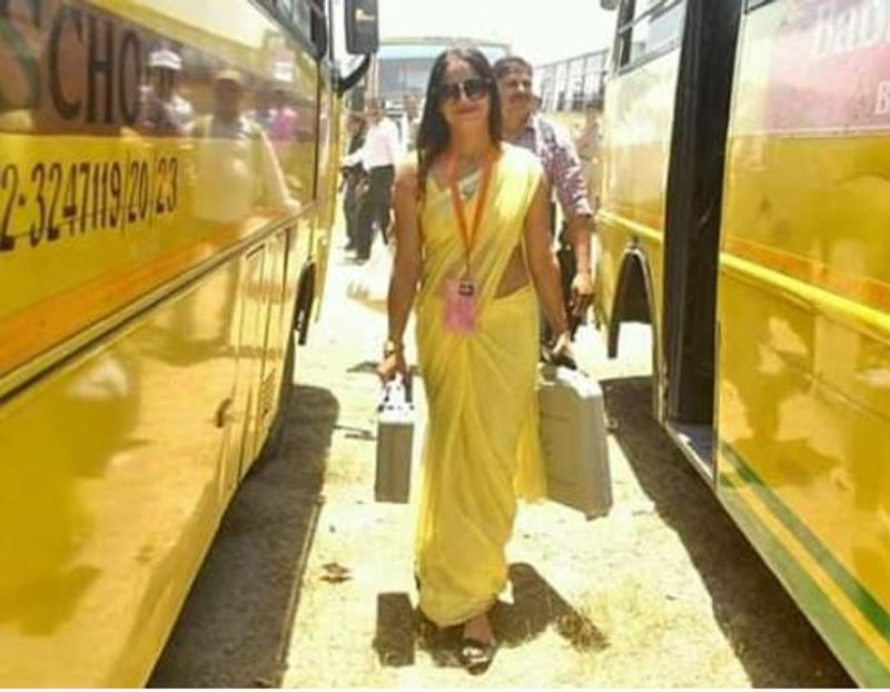 ಕೊನೆಗೆ ಈ ಚುನಾವಣಾಧಿಕಾರಿ ಹೆಸರು ನಳಿನಿ ಅಲ್ಲ ಉತ್ತರ ಪ್ರದೇಶದ ಲಖನೌನ ರೀನಾ ದ್ವಿವೇದಿ ಎಂದು ತಿಳಿದುಬಂದಿದೆ
