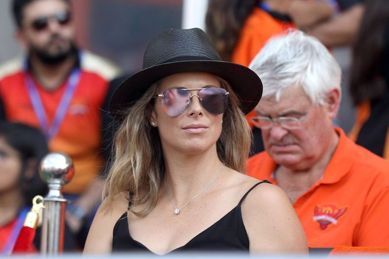 IPL 2021,viral story of SRH david warner wife caught with a rugby player at toilet in intimate mooment spb