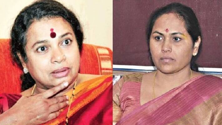 Congress Leaders Umashree Hits Back At Shobha Karandlaje For Her Bangles Statement Congress Leaders Umashree Hits Back At Shobha Karandlaje For Her Bangles Statement