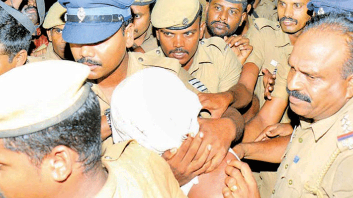 Kamal campaign stone attack...case register bjp leader Kamal campaign stone attack...case register bjp leader