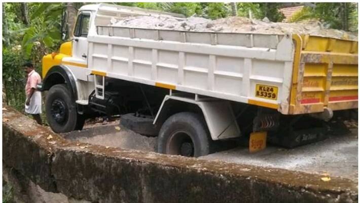 bridge collapsed lorry on bridge with load bridge collapsed lorry on bridge with load