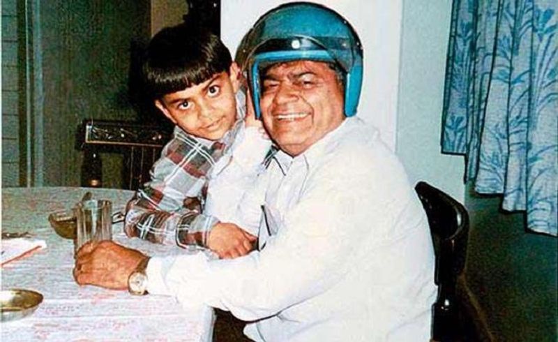 భారత క్రికెటర్లు మాత్రం తండ్రులకు చాలా గౌరవం ఇచ్చారు. ముఖ్యంగా సచిన్ టెండూల్కర్, విరాట్ కోహ్లీ వంటి క్రికెట్ స్టార్లు తండ్రి మీద ఉన్న ప్రేమను క్రికెట్ కెరీర్గా మలుచుకున్నారు... 