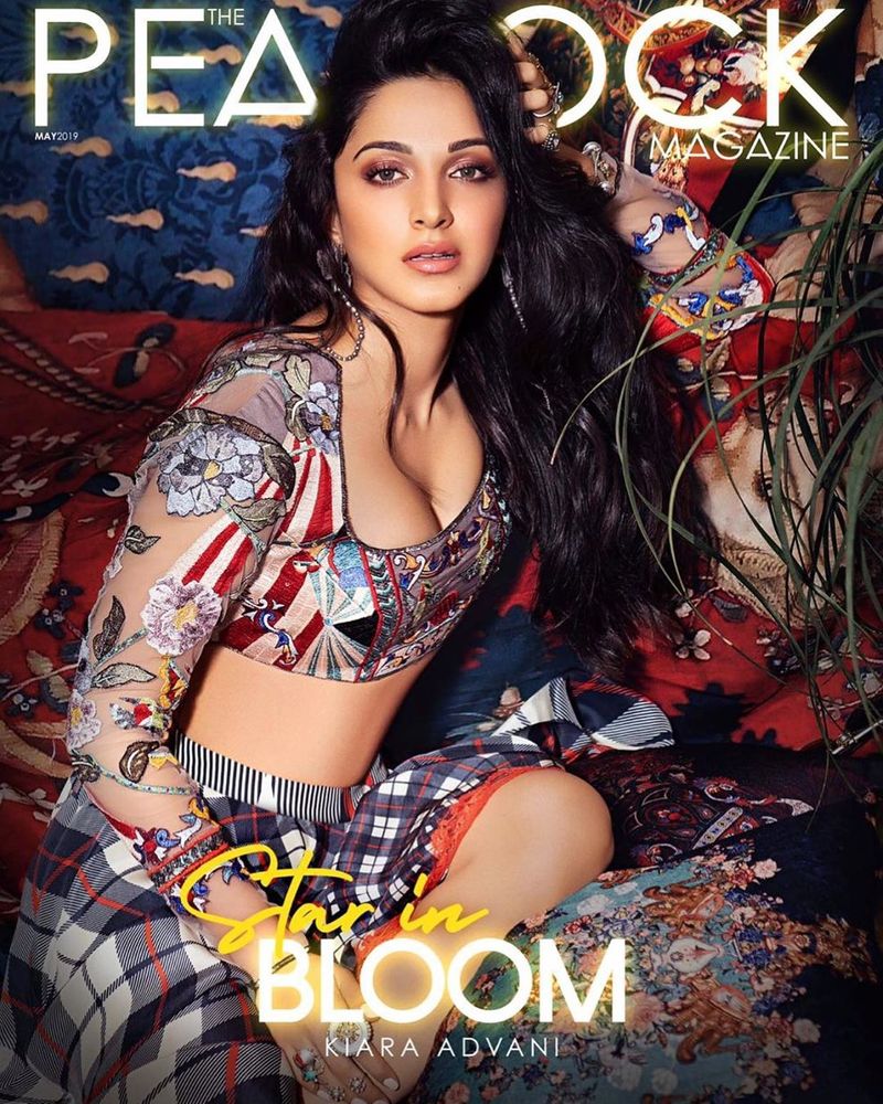 hot snaps of bollywood actress kiyara advani