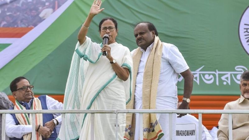 ప్రస్తుతం కర్ణాటకలో జేడీ(యూ), కాంగ్రెస్ పార్టీ సంకీర్ణ కూటమి అధికారంలో కొనసాగుతోంది.గతంలో కూడ 1994 నుండి 1996 వరకు కుమారస్వామి కర్ణాటక రాష్ట్రానికి సీఎంగా కూడ పనిచేశారు.