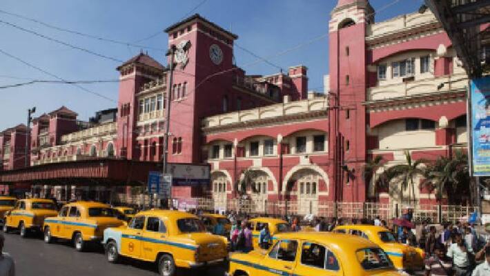 Anti social vandalise in parking space near Howrah station Anti social vandalise in parking space near Howrah station