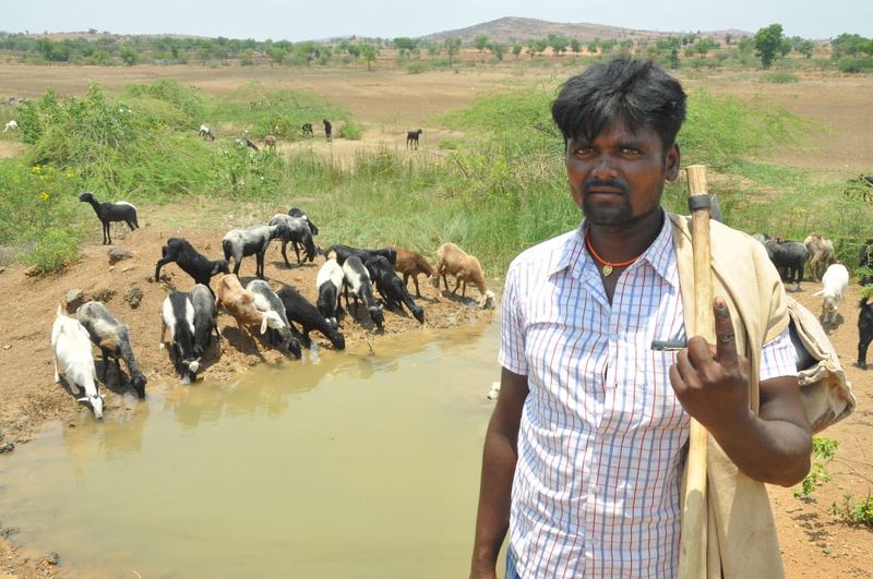 ಕನ್ನಡಪ್ರಭದ ಗದಗ ಛಾಯಾಗ್ರಾಹಕ ಶಂಕರ್ ಗುರಿಕಾರ್ ಅವರ ಫೋಟೋಗೆ ತೃತೀಯ ಬಹುಮಾನ ಗಳಿಸಿದ್ದಾರೆ.
