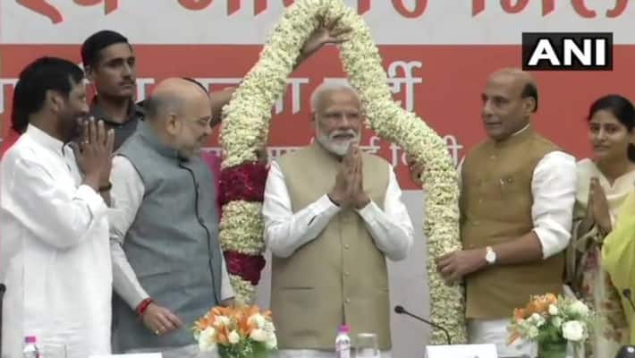 Modi on the day to become PM again Modi on the day to become PM again