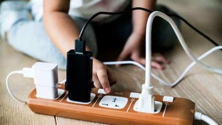 European Union Wants All Smartphones To Have A Standard Charging Port European Union Wants All Smartphones To Have A Standard Charging Port