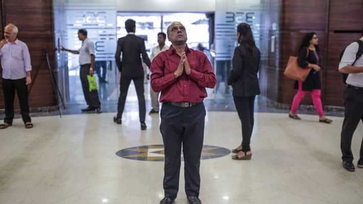 Sensex rises 400 pts, Nifty tops 16,800 Sensex rises 400 pts, Nifty tops 16,800