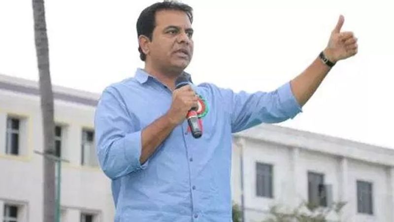 గత అనుభవాన్ని దృష్టిలో పెట్టుకుని టీఆర్ఎస్ వర్కింగ్ ప్రెసిడెంట్ కెటి రామారావు 15 రోజుల పాటు హుజూర్ నగర్ లో మకాం వేస్తారని అంటున్నారు. ఆ ఎన్నికను ప్రతిష్టాత్మకంగా తీసుకుని శానంపూడి సైదిరెడ్డిని గెలిపించుకునే బాధ్యతను కేసీఆర్ కేటీఆర్ కు అప్పగించారని అంటున్నారు. ఉప ఎన్నిక నోటిఫికేషన్ వచ్చేలోగా హుజూర్ నగర్ నియోజకవర్గంలో కొన్ని అభివద్ధి కార్యక్రమాలకు కూడా శ్రీకారం చుట్టాలని భావిస్తున్నారు