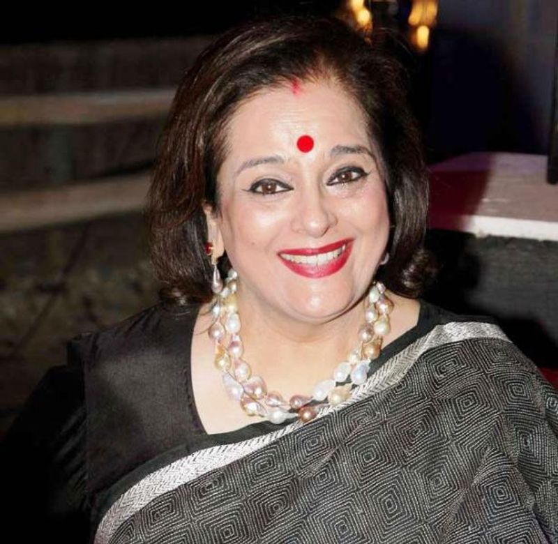 शत्रुघ्न सिन्हा की पत्नी पूनम सिन्हा भी लखनऊ लोकसभा सीट से सपा के टिकट पर चुनाव लड़ने उतरीं। पूनम सिन्हा राजनाथ सिंह से चुनाव में हार गईं।