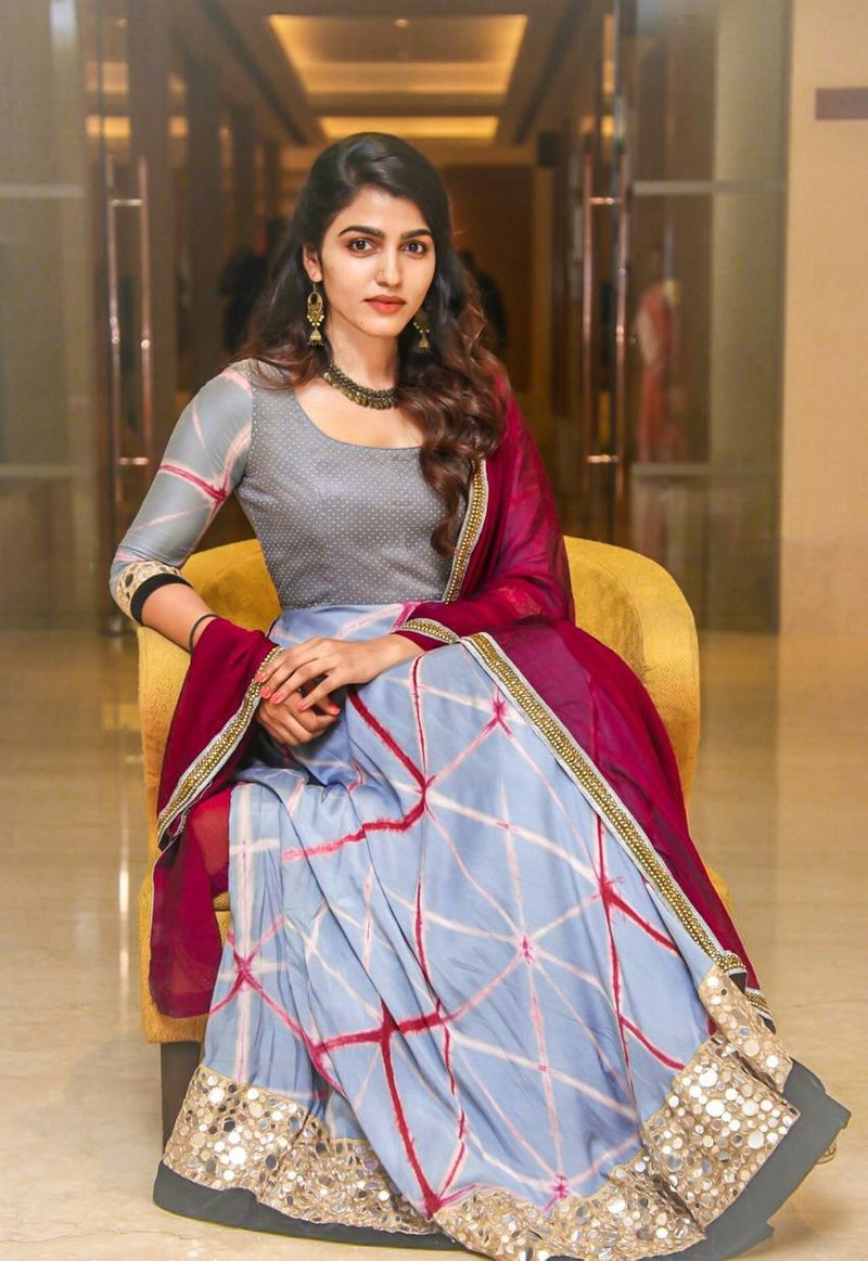 Actress Sai Dhanushka's beautiful colorful photos..