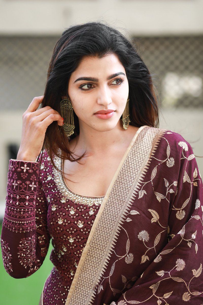 Actress Sai Dhanushka's beautiful colorful photos..