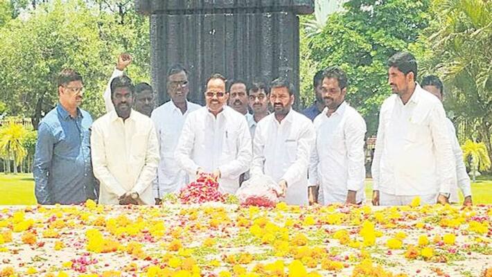 Motkupalli Narasimhulu demands Chandrababu to resign TDP Motkupalli Narasimhulu demands Chandrababu to resign TDP